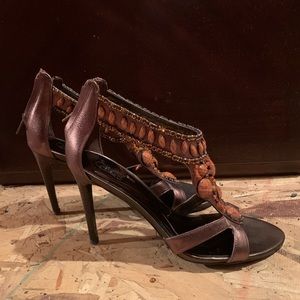 Brazilian style caramel heel with cute stones